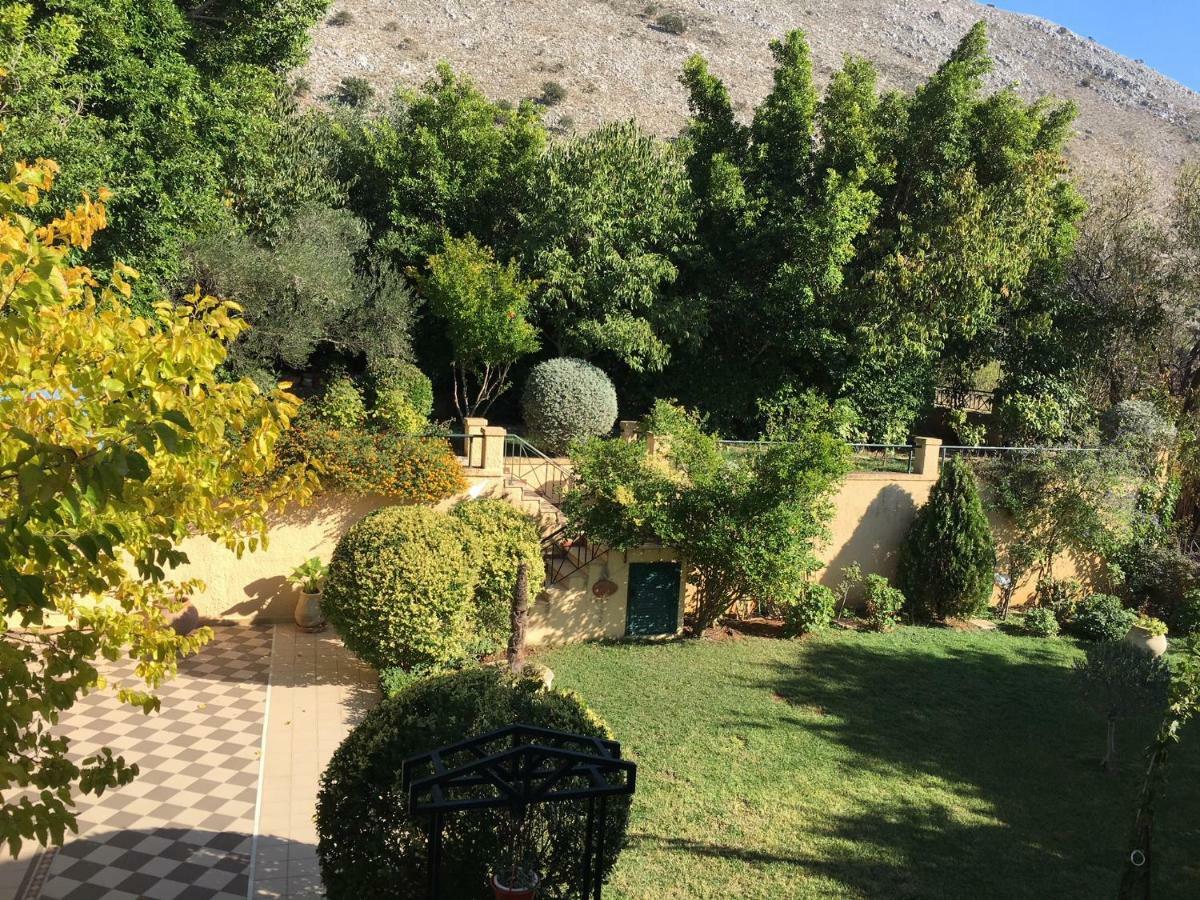Villa Tzitzifies Kourouklata Екстериор снимка